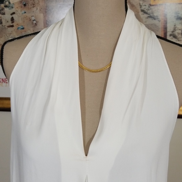 Studio M Ivory Sleevesles V deep neck. Size xs - Picture 2 of 8